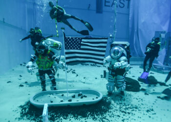 xEMU/Z2 EVA Hardware Review - Zena Cardman in Z2, Feustal/Graff in KM97.  Photo Date: September 1, 2020.  Location: NBL - Underwater.  Photographer: Bill Brassard