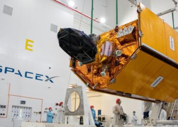 Il satellite Sentinel 6A nell'edificio di integrazione di SpaceX. Credits: SpaceX/Airbus.