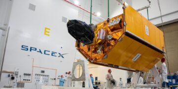 Il satellite Sentinel 6A nell'edificio di integrazione di SpaceX. Credits: SpaceX/Airbus.