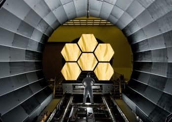 Primi sei segmenti dello specchio primario del James Webb Space Telescope