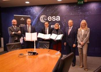 La firma dei contratti fra ESA e Avio-Arianspace nella sede di ESRIN a Frascati. Credits: Avio.