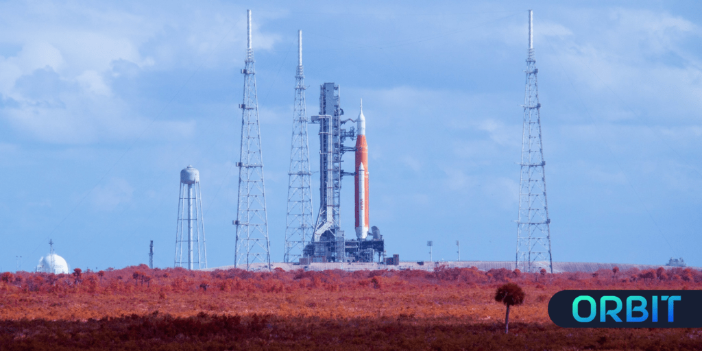 Una foto in falsi colori di SLS alla rampa 39B. Credits: NASA