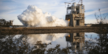 Lo static fire test effettuato il 17 gennaio al motore RS-25. Credits: NASA