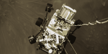 Immagine ad alta risoluzione, parte di un video ripreso da diverse telecamere durante l'ammartaggio del rover Perseverance il 18 febbraio 2021. Credits: NASA/JPL-Caltech