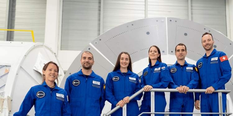 I candidati astronauti dell'ESA classe 2022: Sophie Adenot, Pablo Álvarez Fernández, Rosemary Coogan, Raphaël Liégeois e Marco Sieber. Il gruppo fa parte della classe di 17 astronauti del 2022, selezionati tra 22.500 candidati provenienti da tutti gli Stati membri dell'ESA. Credits: ESA - P. Sebirot