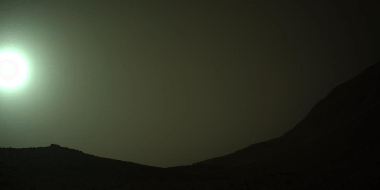 Immagine acquisita dal rover Perseverance della NASA utilizzando la telecamera di navigazione sinistra (Navcam) il 20 maggio 2024 (Sol 1155) all'ora solare media locale di 14:36:00. Credits: NASA/JPL-Caltech