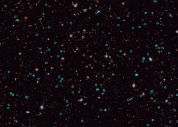 Il JADES Deep Field, composito di osservazioni del James Webb, dove sono stati identificati circa 80 oggetti (cerchiati in verde) che hanno cambiato luminosità nel tempo. La maggior parte di questi oggetti, noti come transitori, sono il risultato dell'esplosione di stelle o supernovae. Credits: NASA, ESA, CSA, STScI, JADES